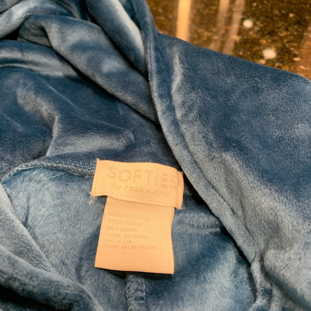 Softies Snuggle Jumper. Barely worn. From Oprah’s favorites brand